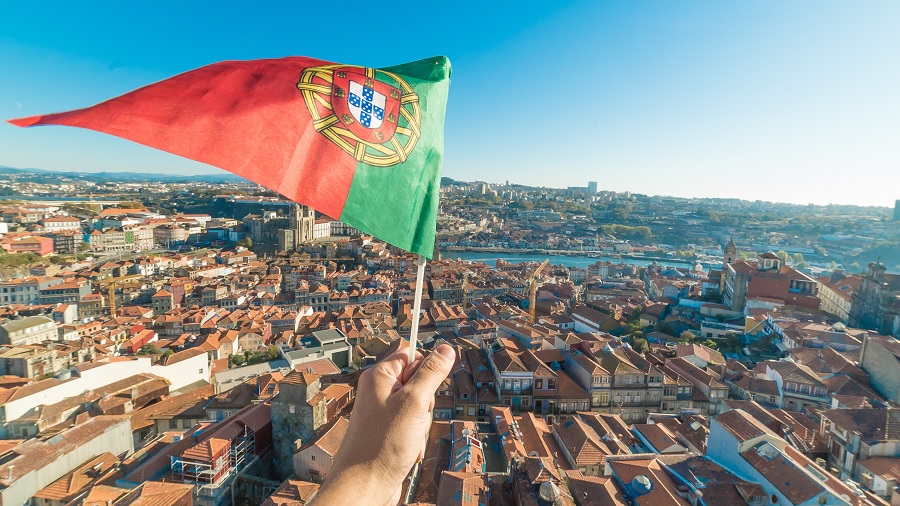 lisboa bandeira Portugal: partidos políticos apresentam projetos de legalização da maconha para uso adulto