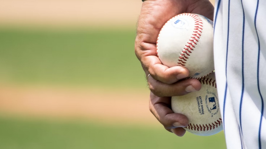 bolas beisebol Equipes da Liga Principal de Beisebol dos EUA agora podem ser patrocinadas por empresas de CBD